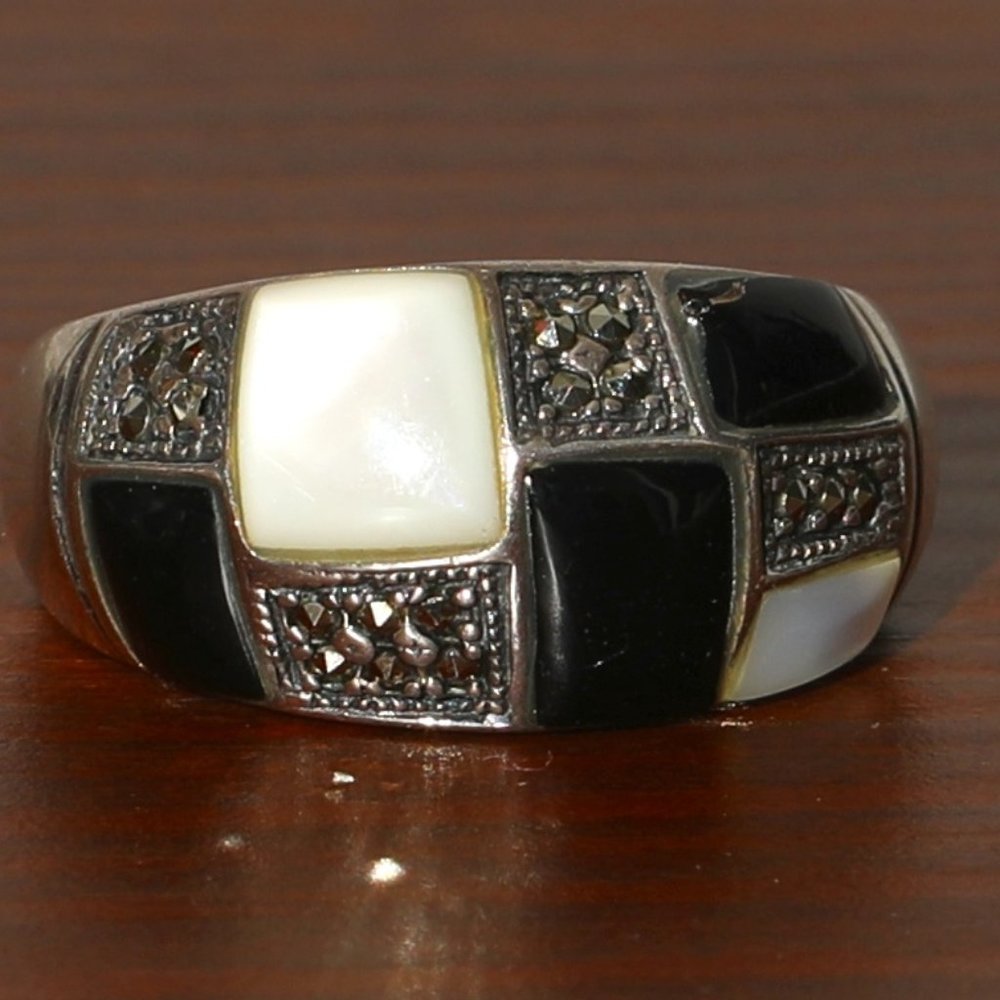 SILVER RING W/ BLACK (Onyx)  AND WHITE STONES (Mother of Pearl)  and Marcasite